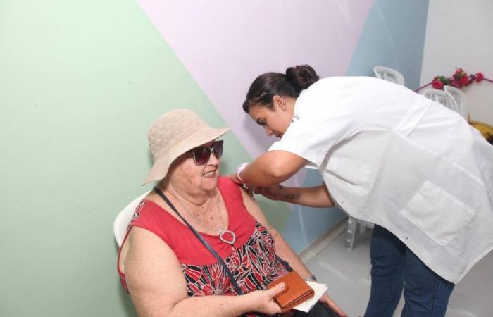 Ten polyclinics open for vaccination this Saturday in Santos