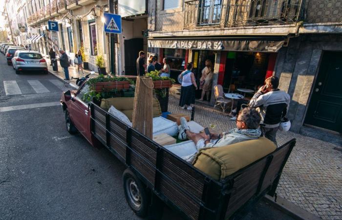 Trader tests the limits of the law with an open-top van as a terrace