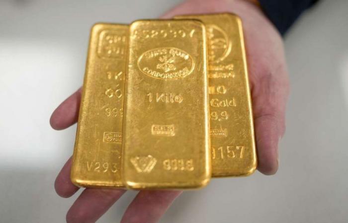 Gold reaches record value: is it time to invest?