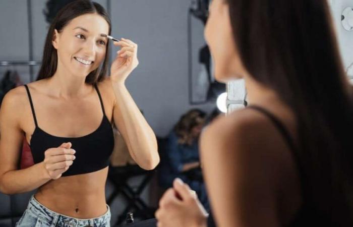Doing aerobic exercise with makeup is harmful to the skin