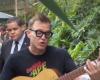 Blink-182 surprises fans with acoustic show outside the hotel | Music