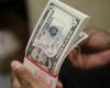 Dollar ends session lower in Brazil after touching 5 reais