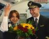 Pilot asks flight attendant to marry him mid-flight