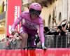 Pogacar wins time trial and reinforces pink jersey at Giro – Giro