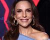 Ivete Sangalo poses with her twins at the school she built for them