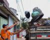 Against dengue, trucks collect useless waste in Jardim Santa Gertrudes